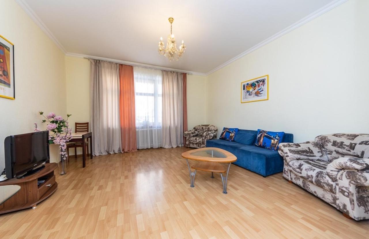 Alex Apartments Near Independence Square - Kiev Ngoại thất bức ảnh