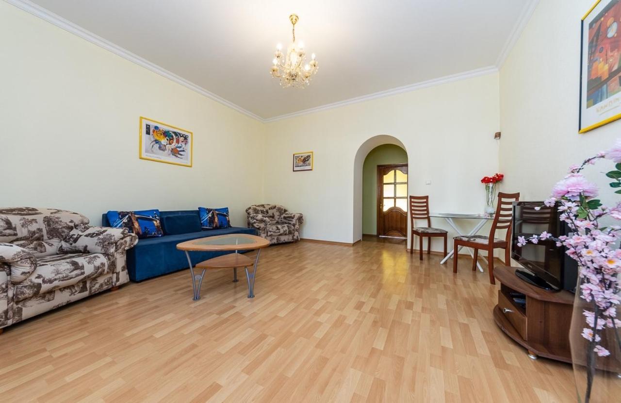 Alex Apartments Near Independence Square - Kiev Ngoại thất bức ảnh