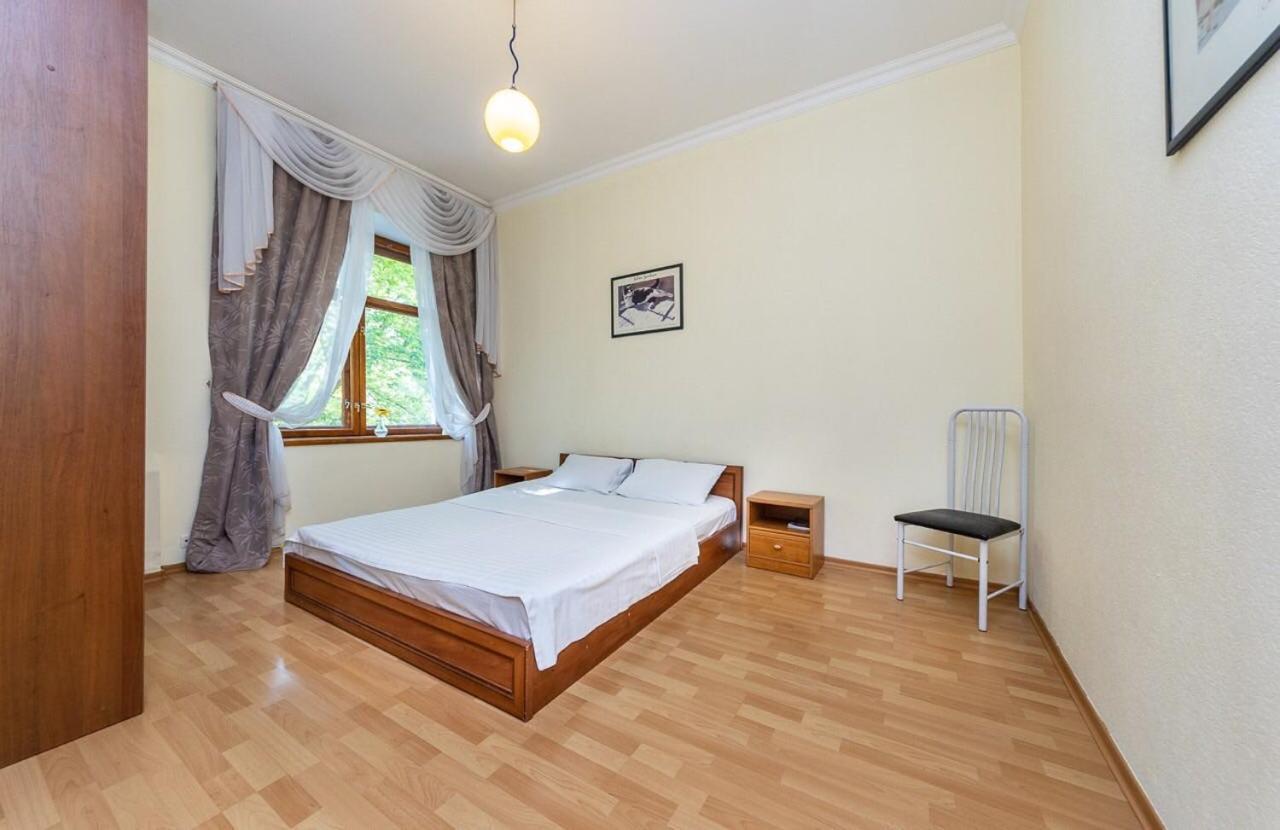 Alex Apartments Near Independence Square - Kiev Ngoại thất bức ảnh