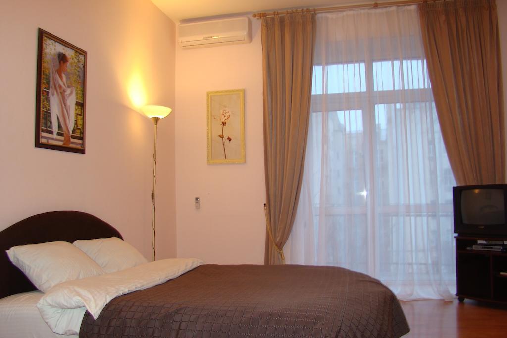 Alex Apartments Near Independence Square - Kiev Ngoại thất bức ảnh